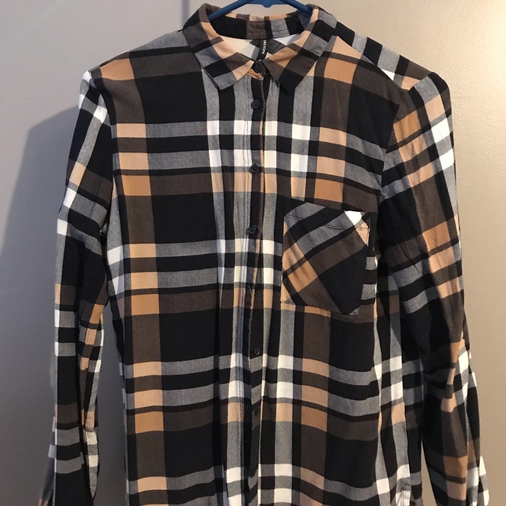 Blue/white/tan flannel. Size S
